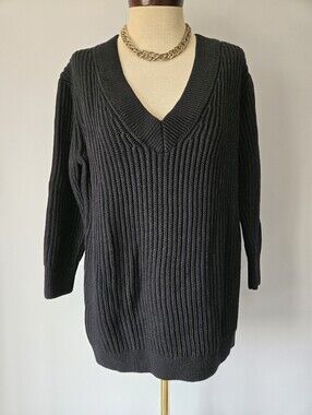 Babaton 100% Merino Wool Oversized Black V-Neck Ribbed  Sweater. Size Small